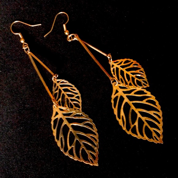 Leaf print Earrings - Picture 3 of 4